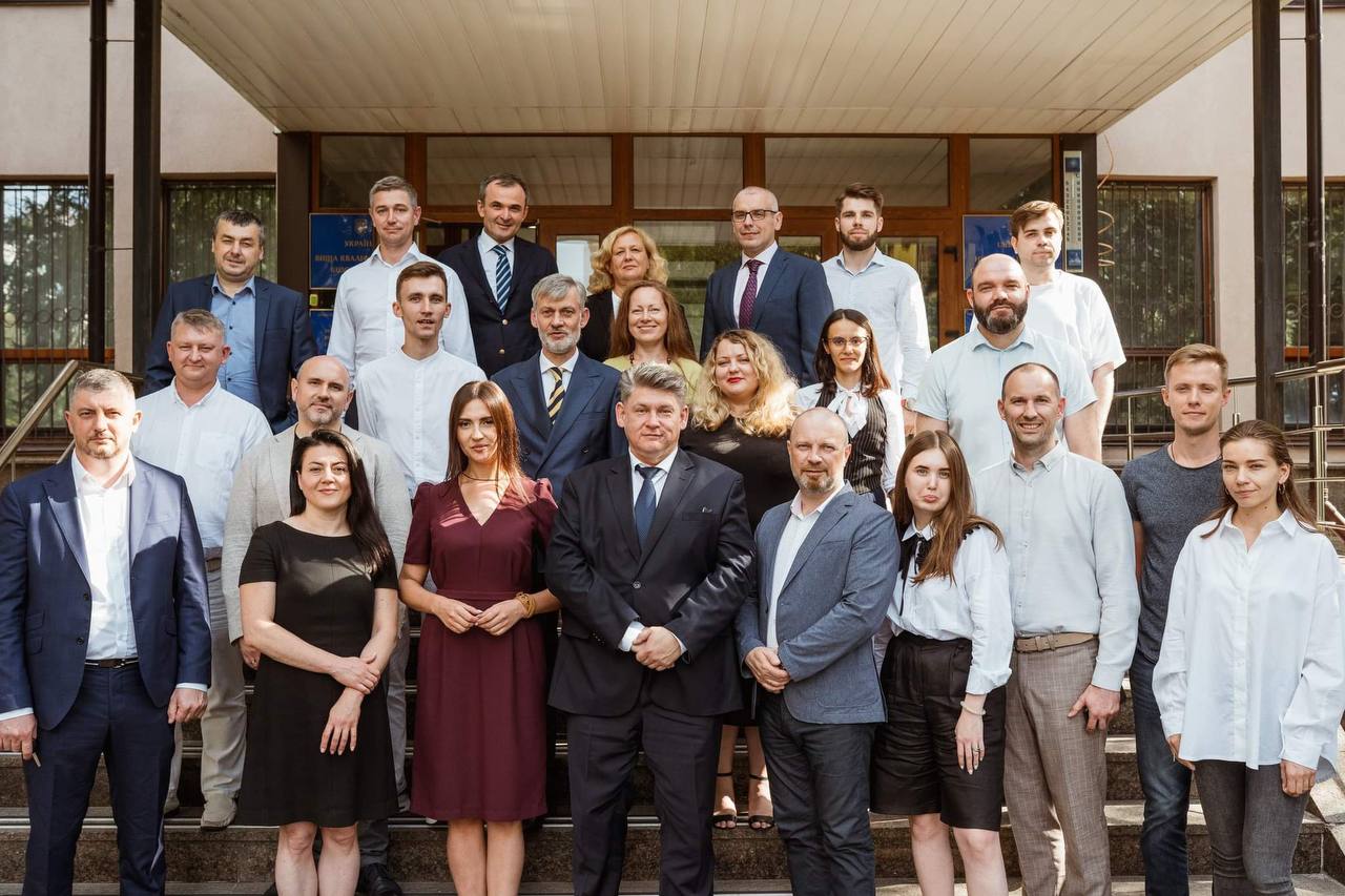 Представники Громадської ради доброчесності та члени Вищої кваліфікаційної комісії 